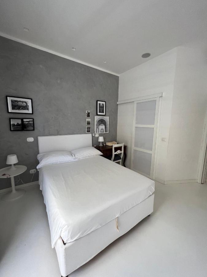 Rome, Beautiful Apartment In A Vintage Building Лидо-ди-Остия Экстерьер фото